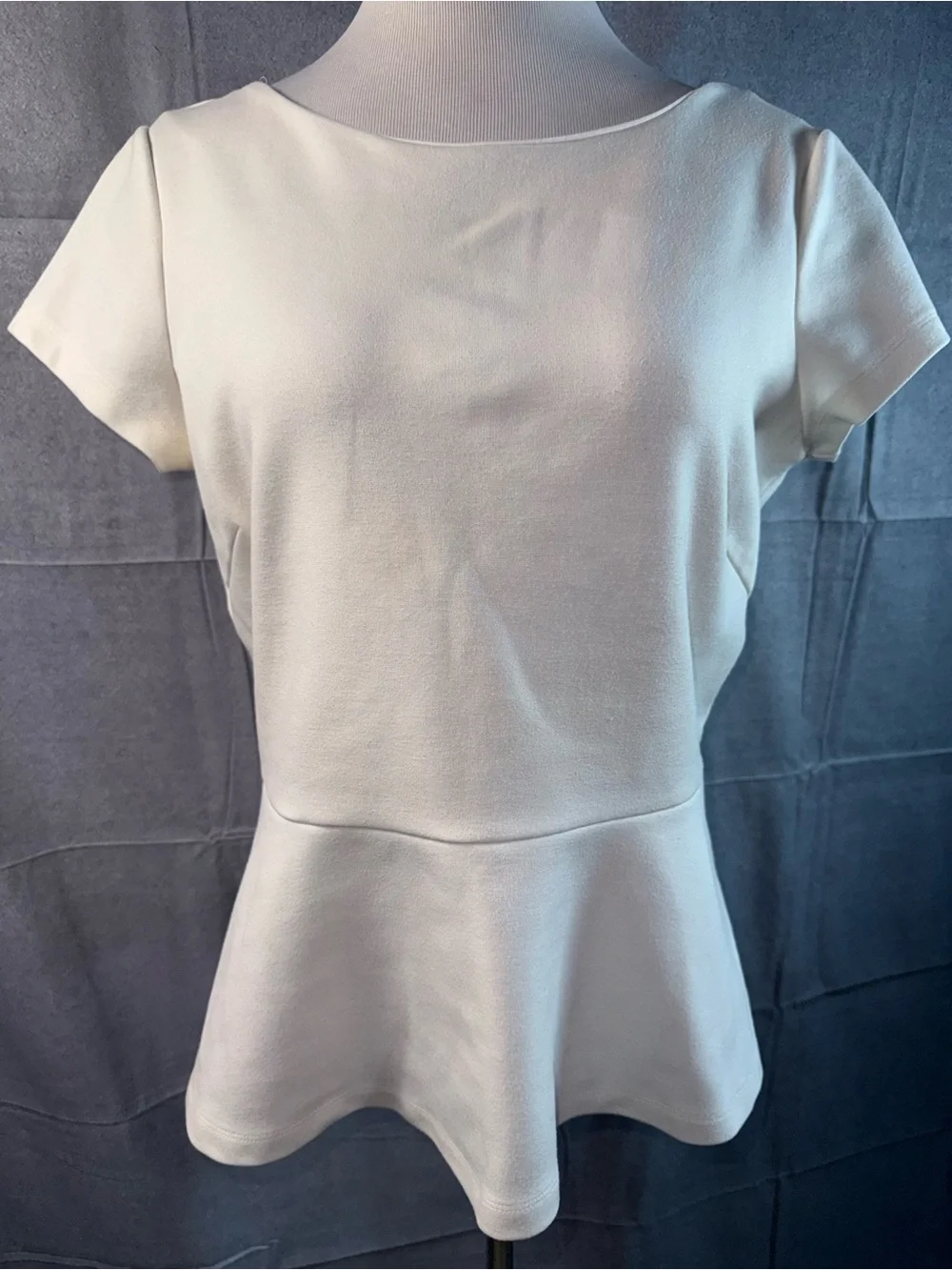 1361-Banana Republic Cream Peplum Short Sleeve Top